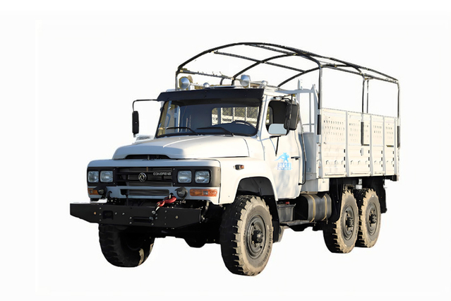 EQ2082 vehículo especial todoterreno_tracción de seis ruedas 240 carga camión de 170 caballos de fuerza _ DF pequeño cañón de acero de 2,5 toneladas 6 * 6 transporte de ingeniería clásico de 25 años