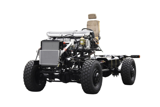 210 caballos de fuerza EQ2070 manual de 8 velocidades con placa de acero Chasis de categoría III_4×4DF vehículo especial todoterreno export_personalización de transporte de tropas con tracción en las cuatro ruedas