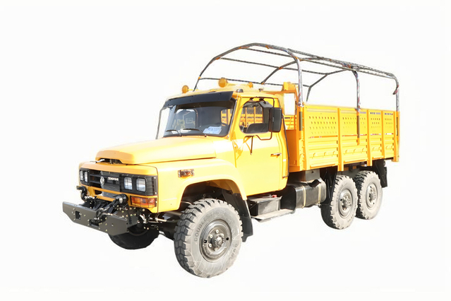 Camión especial todoterreno EQ2082 DF Cañón de acero pequeño de 2,5 toneladas, tracción en las seis ruedas, 240 carga, 170 caballos de fuerza_6 * 6 camión de transporte de ingeniería puntiagudo clásico de 25 años