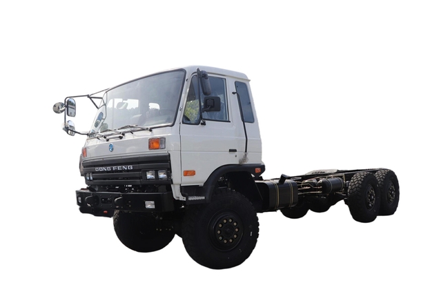 Configuración del chasis del camión cisterna todoterreno National IV EQ2102G de 190 caballos de fuerza precio_tracción de seis ruedas 245 cabeza plana 145 fabricante de vehículos de transporte especial_6 × 6 DF vehículo militar clásico de 210 caballos de fuerza vehículo de carga plataforma de segunda clase