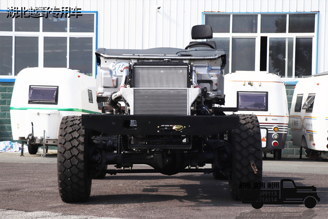 Chasis especial todoterreno con tracción en las cuatro ruedas personalizado 4 × 4_Chasis delantero de 5 toneladas y trasero de 7 toneladas con tracción total Categoría 4_Vehículo de doble eje trasero con tracción en las cuatro ruedas