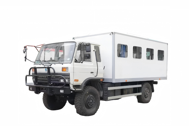 Chasis EQ2070 con tracción en las cuatro ruedas modificado 153 furgoneta todoterreno_4×4DF turismo 190 caballos de fuerza 4×4 tres toneladas y media diésel_cabina de 20/24/28/32/40 plazas