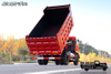 Camión volquete semidedicado de 210 HP 4×2DF hileras_5 toneladas en la parte delantera y 13 toneladas en la parte trasera camión de transporte de tierra, piedras y arena_camión volquete para transportar movimientos de tierra y minerales en el sitio de construcción de estiércol