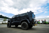 Cummins 210 HP DF Número de teléfono del fabricante del vehículo de asalto blindado especial todoterreno 4×4_Exportación de furgoneta/carga/transporte de personal 4×2 personalizable_Weichai/Yuchai protección contra incendios y policía cotización de suspensión independiente