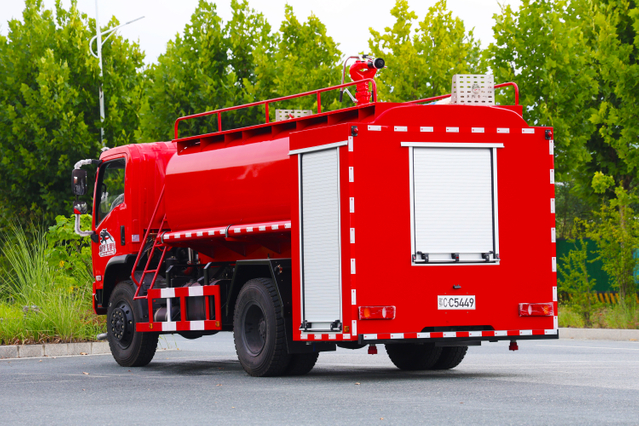 Cummins 170 HP DF Vehículo especial todoterreno 4 × 4 7/8/10/12/14 fabricante de modificación de camión de bomberos cuadrado_El camión ligero con tracción en las cuatro ruedas se puede personalizar con exportaciones de timón izquierdo y derecho 4 × 2_Placa de excavadora de vehículo especial pequeño/plano/furgoneta/barril/saneamiento/vehículo de ingeniería/cotización de transporte de montaña